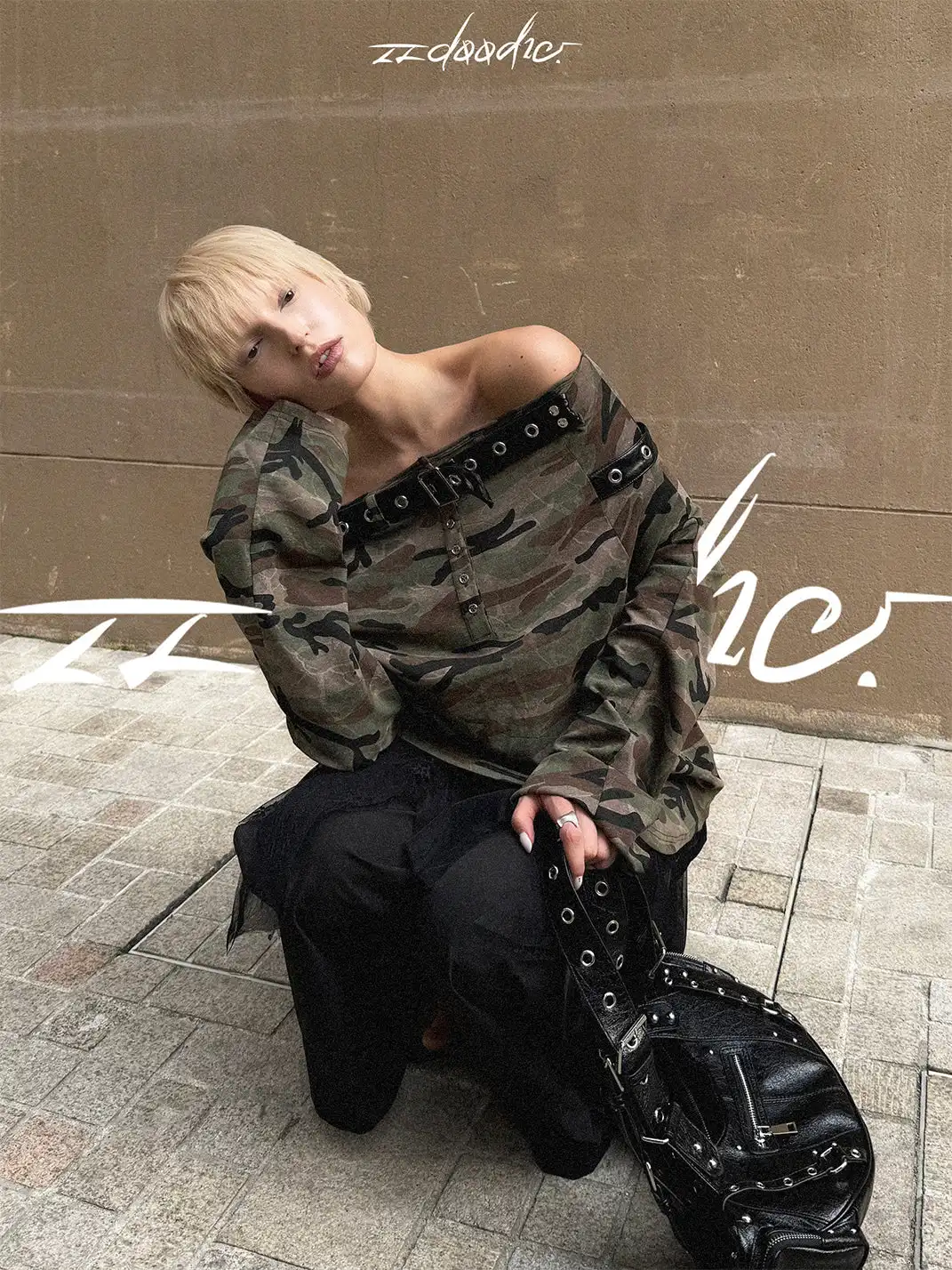 22 doodle | Off-Shoulder Camouflage Long-Sleeve Top