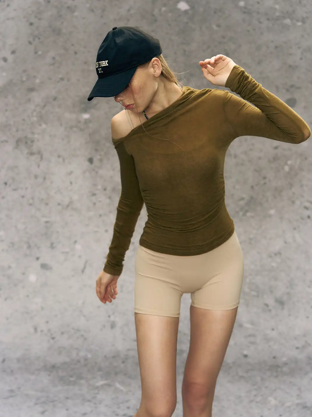 DeleteEX | Asymmetrical Off-Shoulder Long-Sleeved Top
