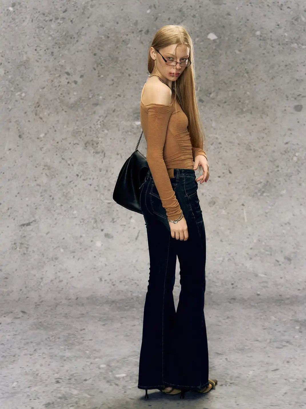 DeleteEX | Asymmetrical Off-Shoulder Long-Sleeved Top