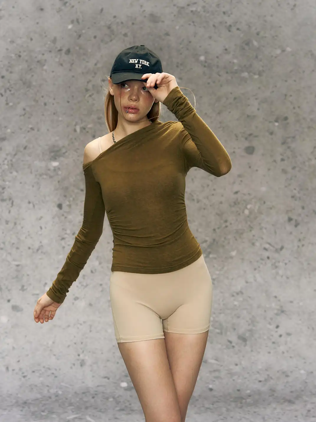 DeleteEX | Asymmetrical Off-Shoulder Long-Sleeved Top