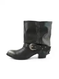 Mooreyu Atelier | Chunky Leather Pointed Ankle Boots