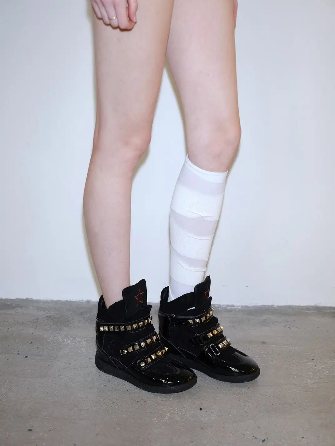 Mooreyu Atelier | Retro Cowhide Wedge Shoes with Studs