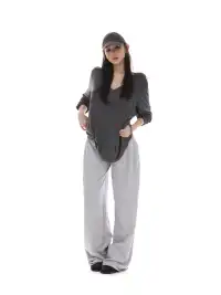 itsdinn | V-Neck Lightweight Long-Sleeved Top