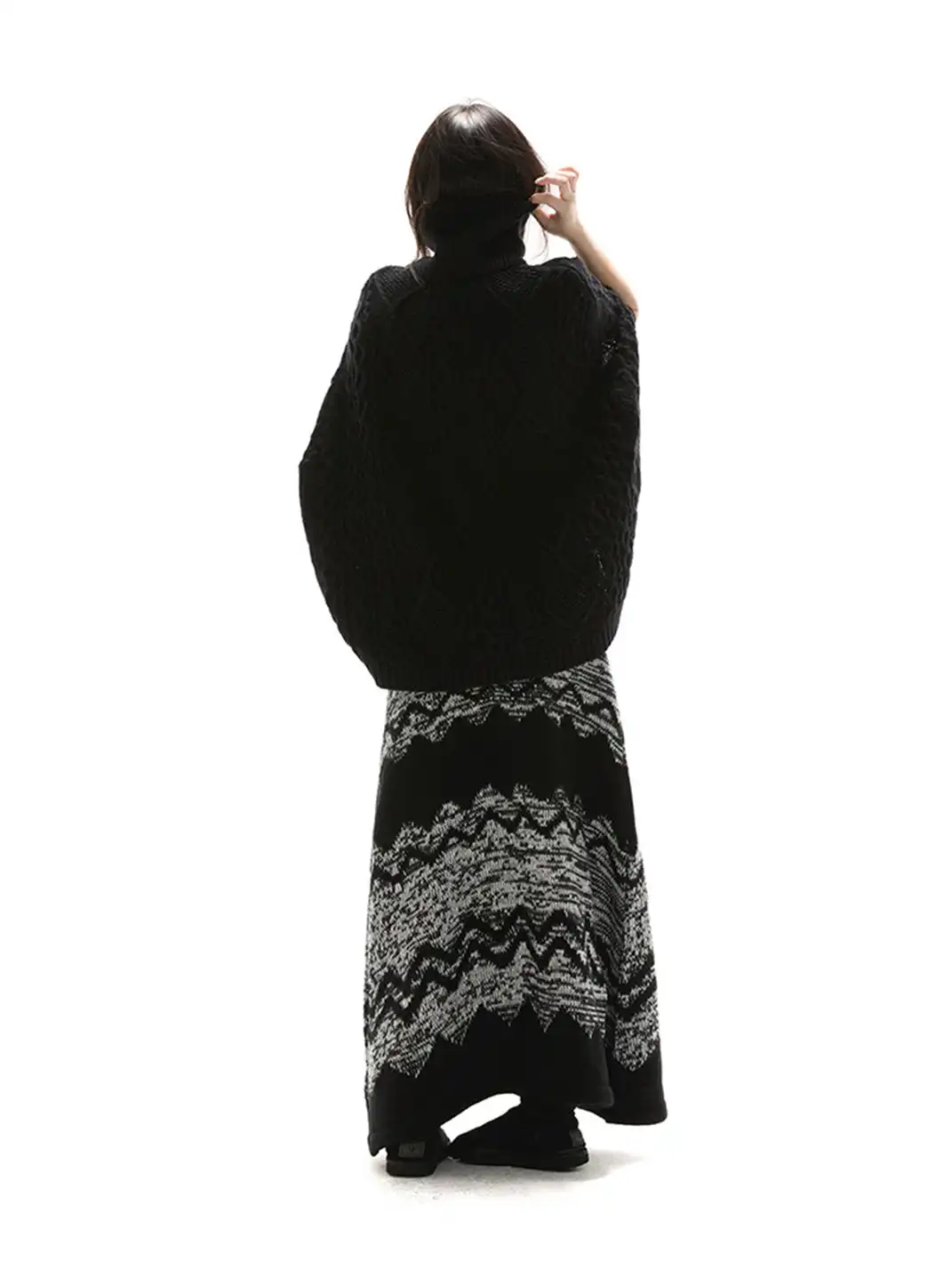 itsdinn | High-Neck Cable Knit Sweater