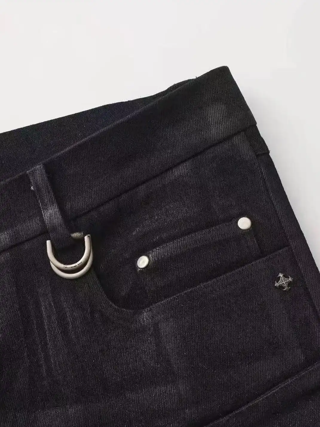 Disark | Irregularly Structured Waxed Jeans