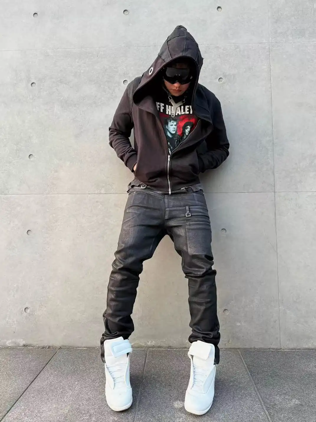 Disark | Irregularly Structured Waxed Jeans