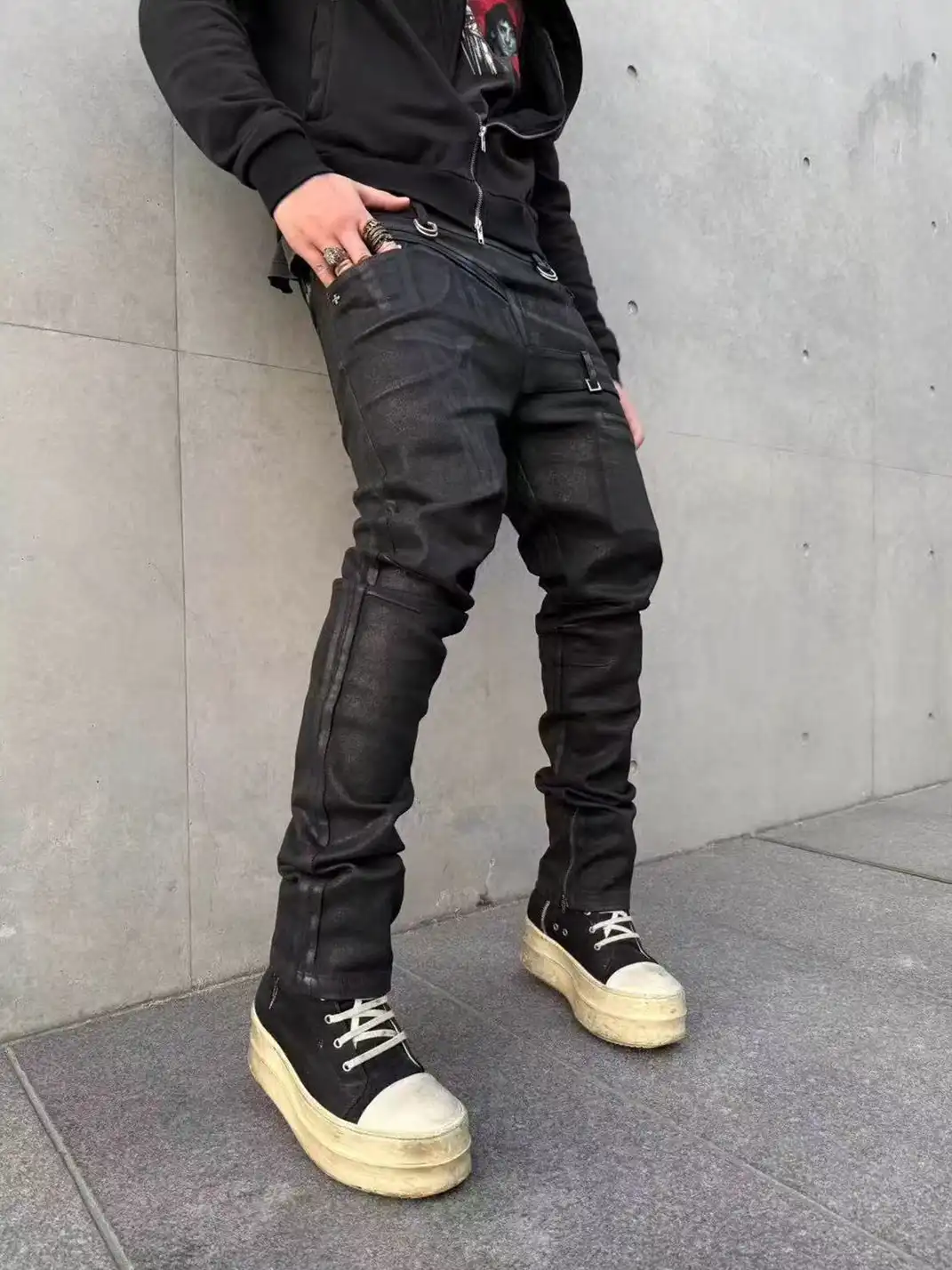 Disark | Irregularly Structured Waxed Jeans