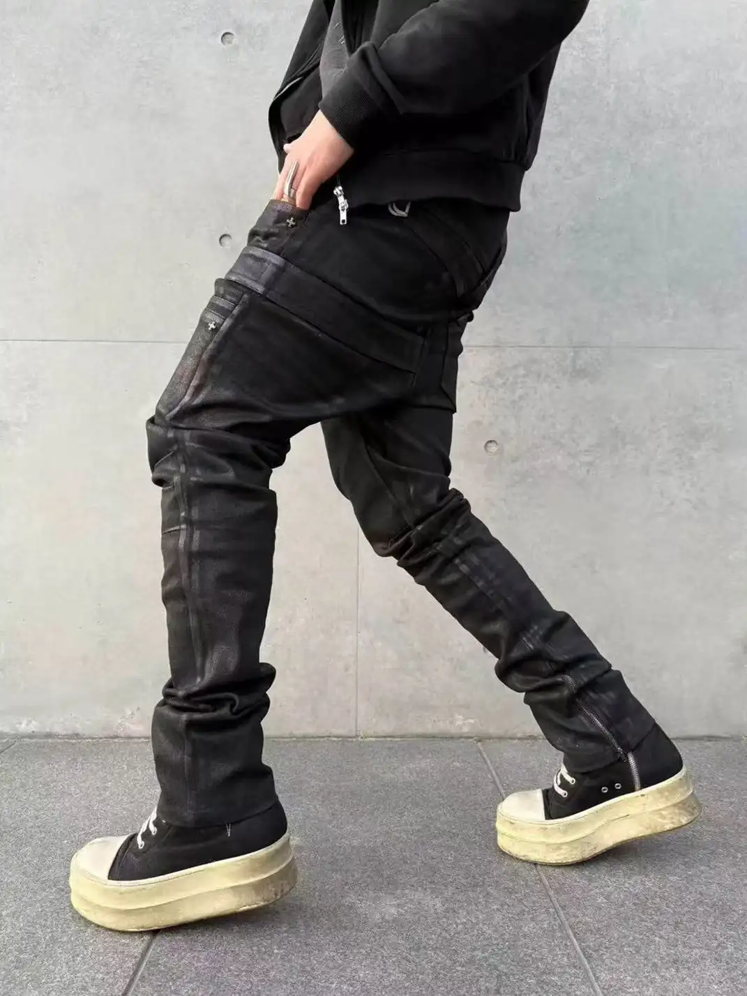 Disark | Irregularly Structured Waxed Jeans