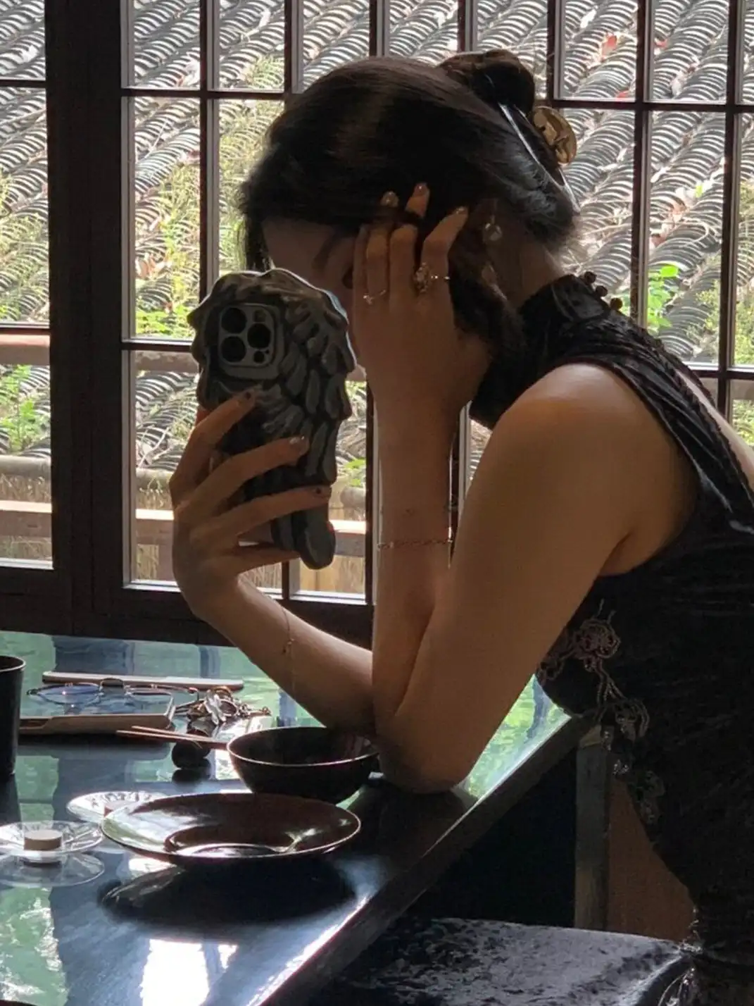 HSUX OFFICIAL | Silk Black and White Wings Phone Case