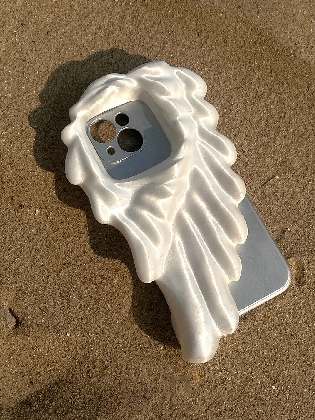 HSUX OFFICIAL | Silk Black and White Wings Phone Case