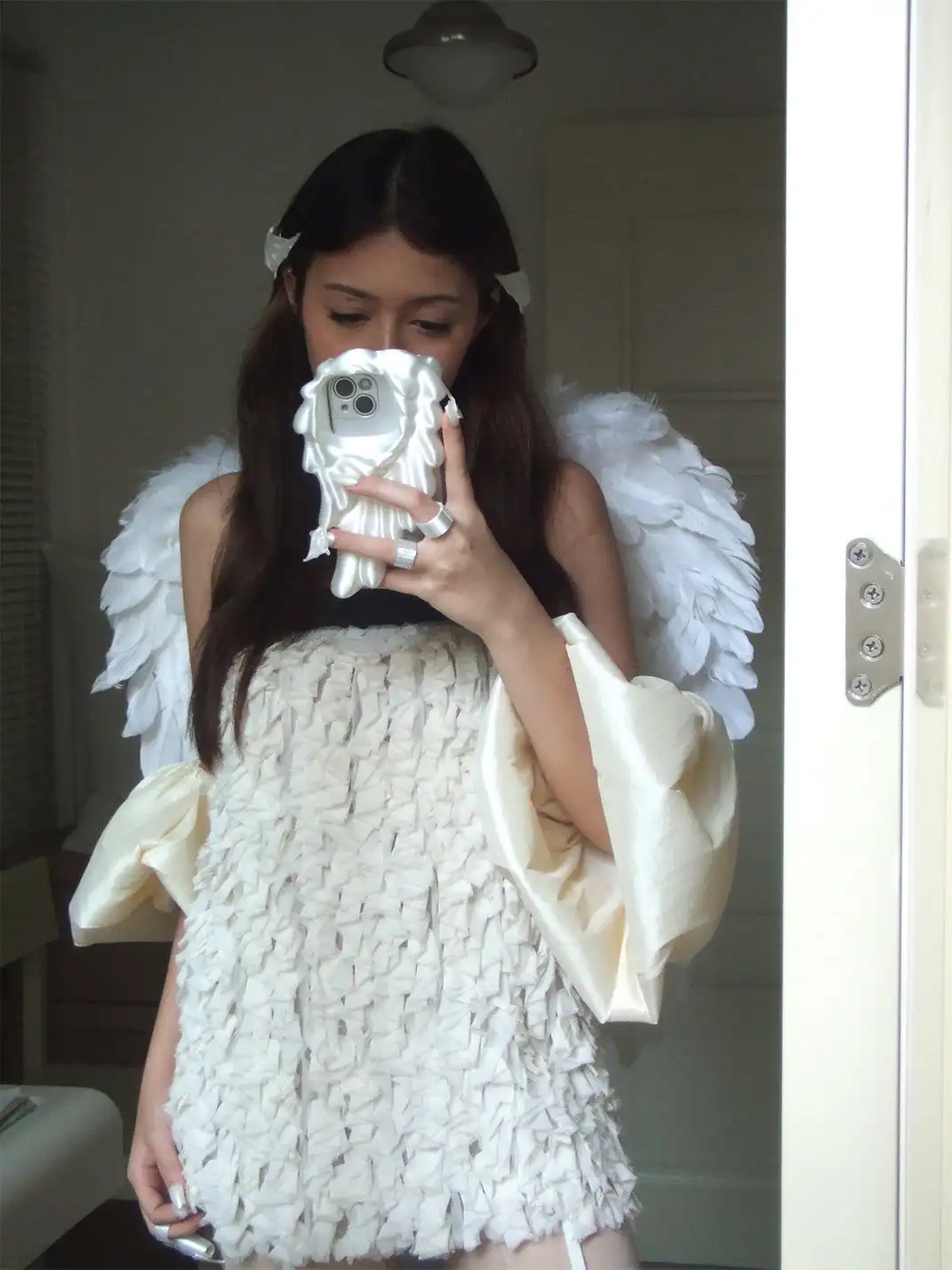 HSUX OFFICIAL | Silk Black and White Wings Phone Case