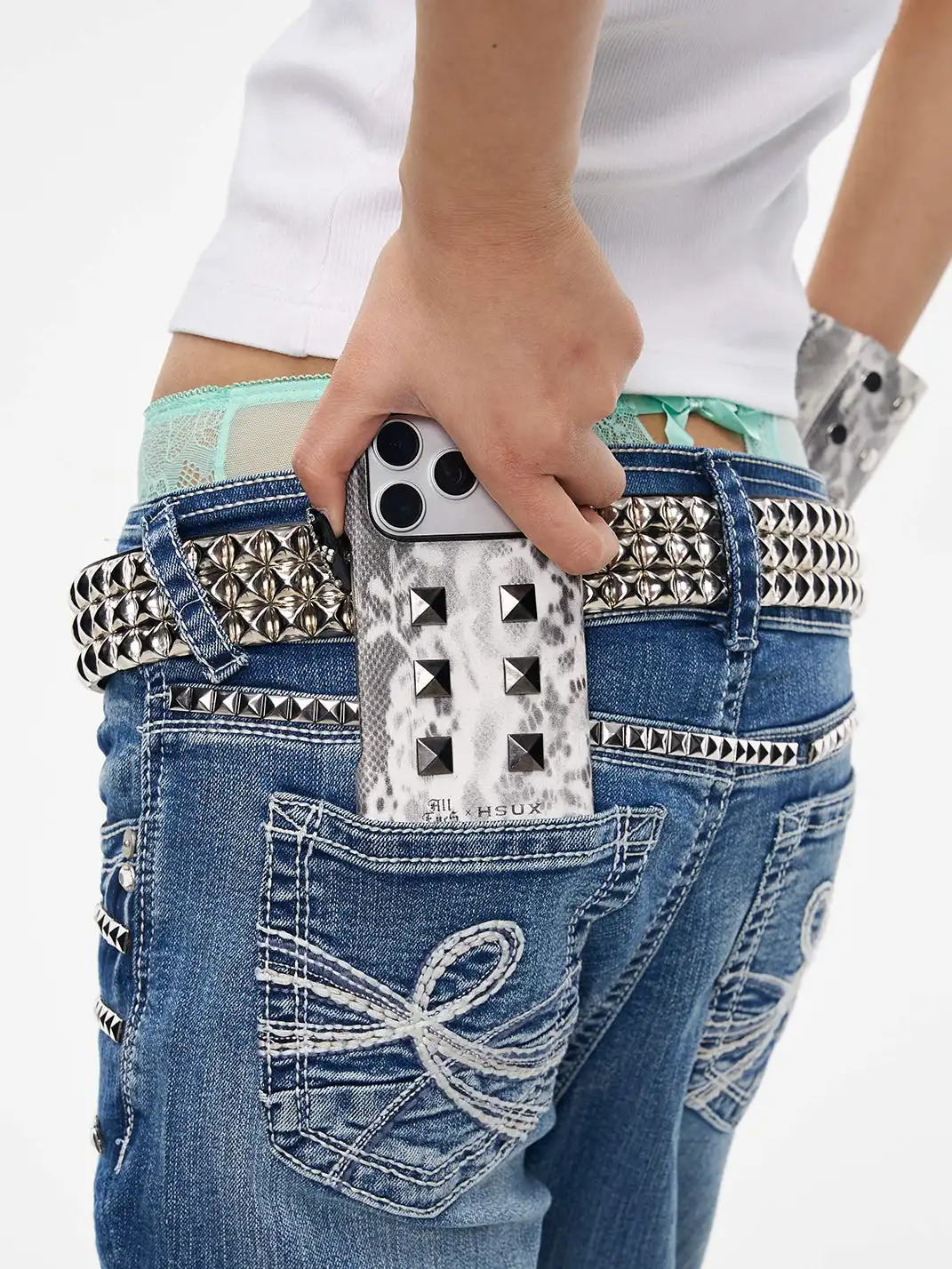 HSUX OFFICIAL | Rivet Print Phone Case