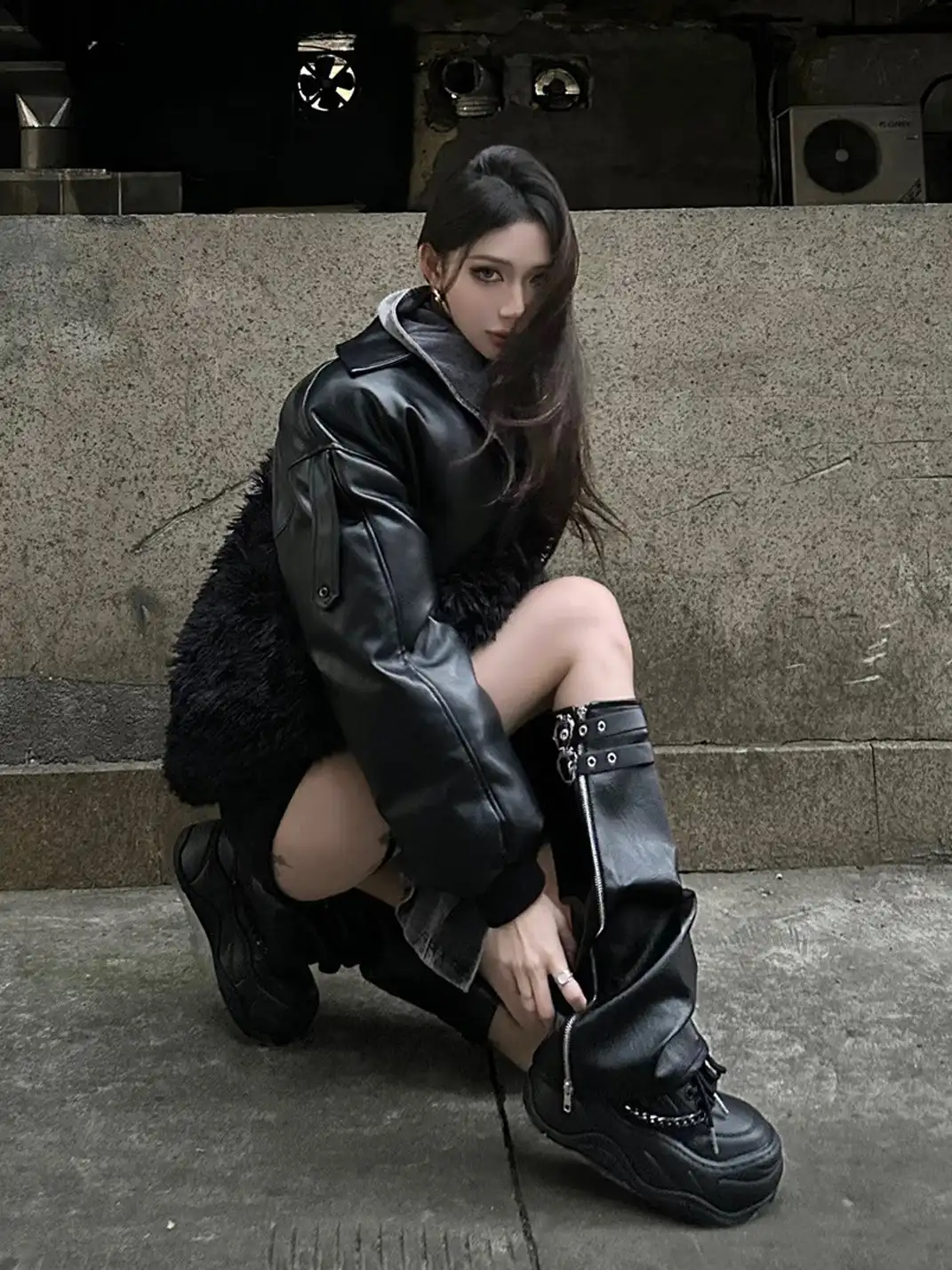 FYSPR丨WiFi Chunky Leg-Wrap Sneakers