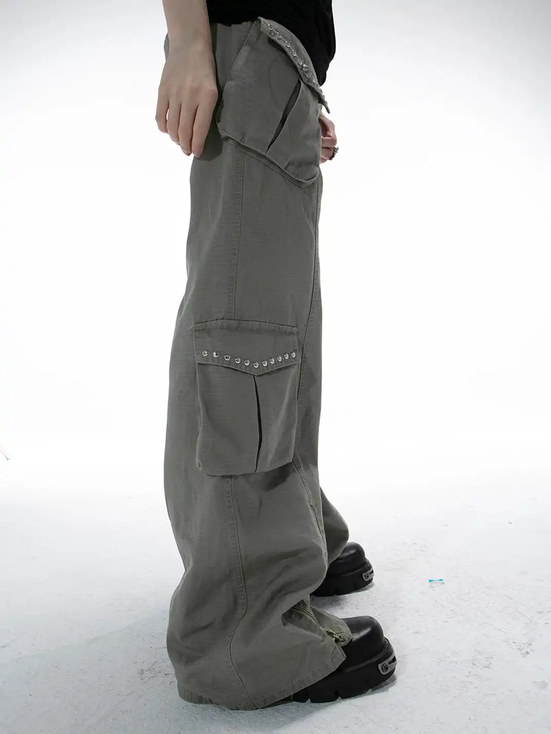 DoublePunch | Distressed Straight-Leg Wide-Leg Cargo Pants