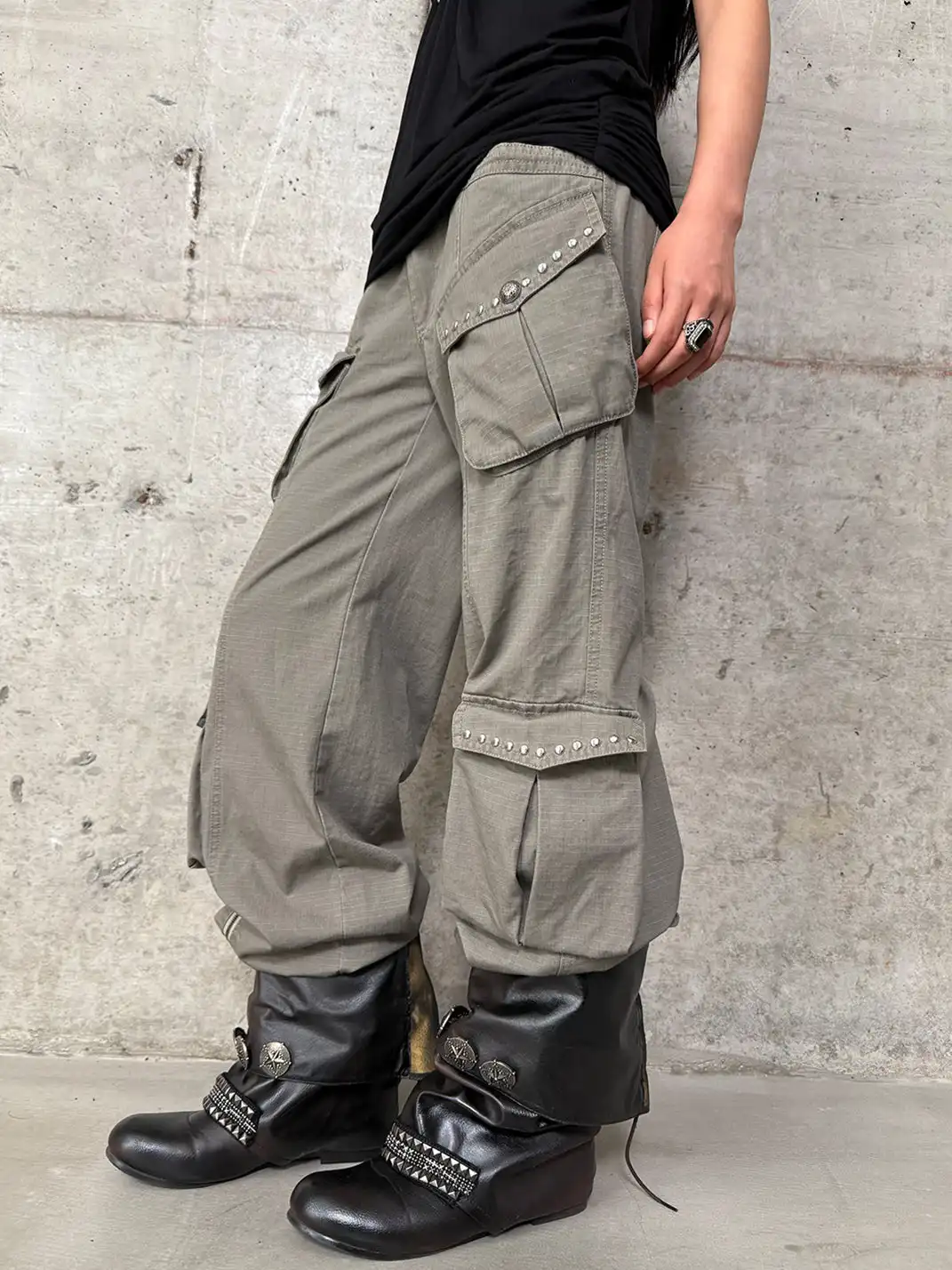DoublePunch | Distressed Straight-Leg Wide-Leg Cargo Pants