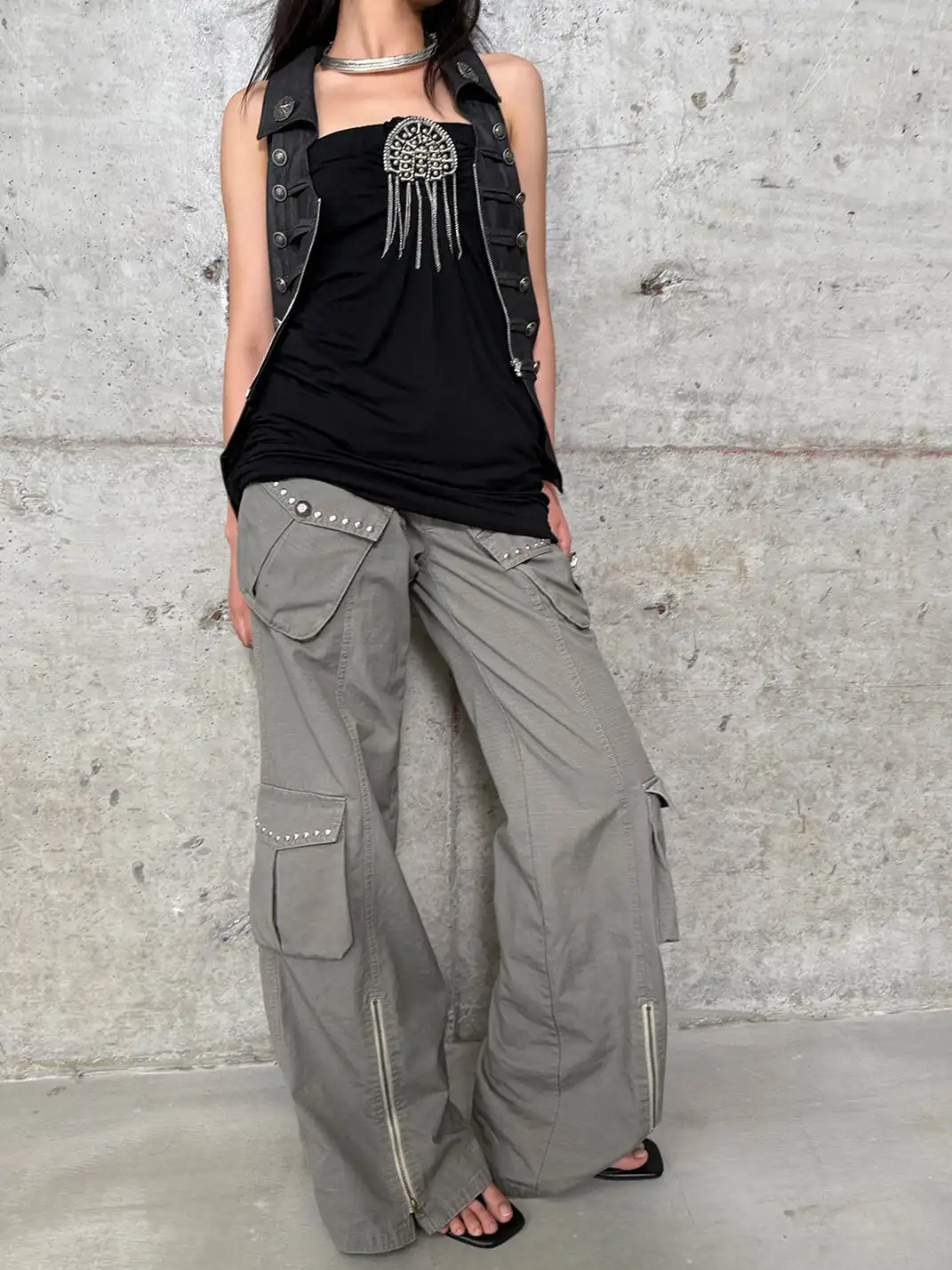 DoublePunch | Distressed Straight-Leg Wide-Leg Cargo Pants