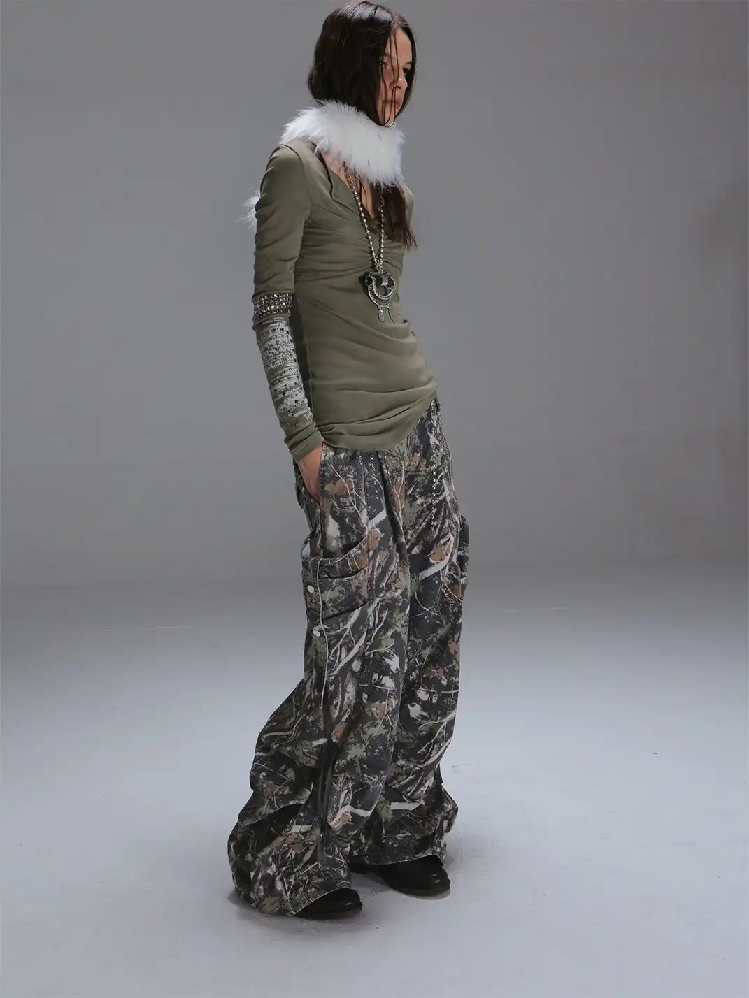 DoublePunch | Low-Rise Straight-Leg Wide-Leg Cargo Pants With Pockets