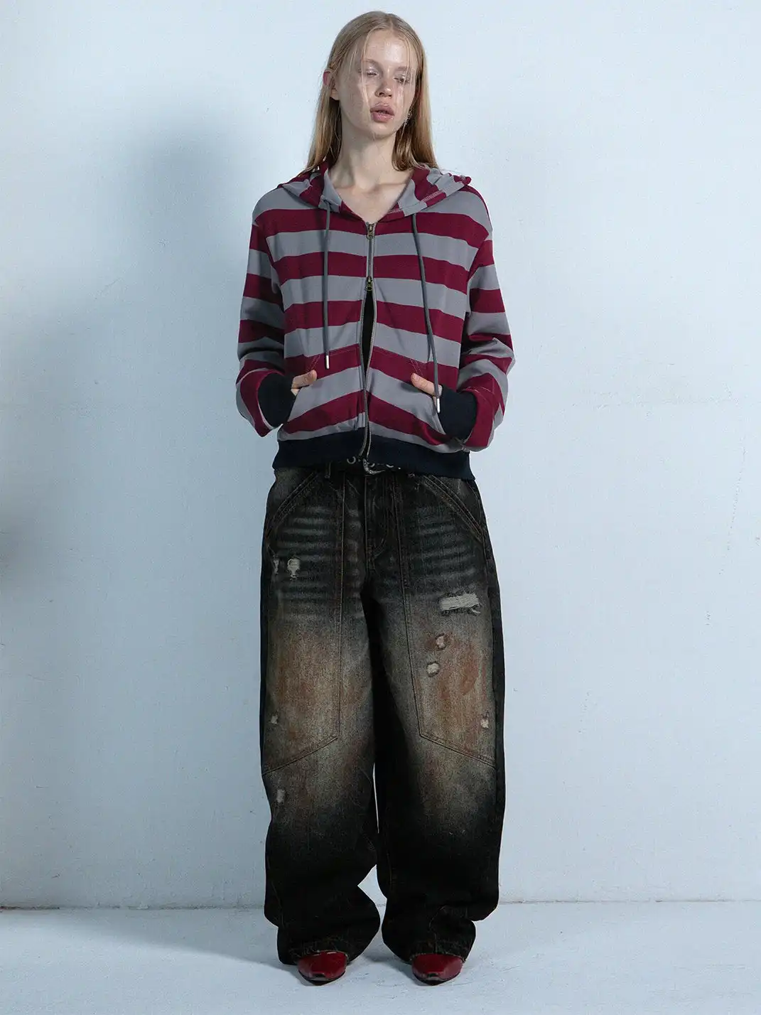 DoublePunch | Distressed Mud-Dyed Low-Rise Curved Jeans