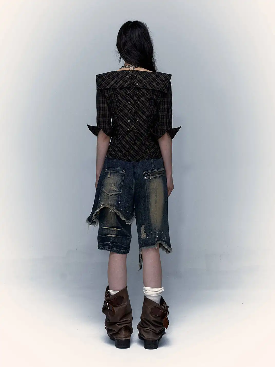 NO ROMANCE | Distressed Wide-Leg Cropped Jeans