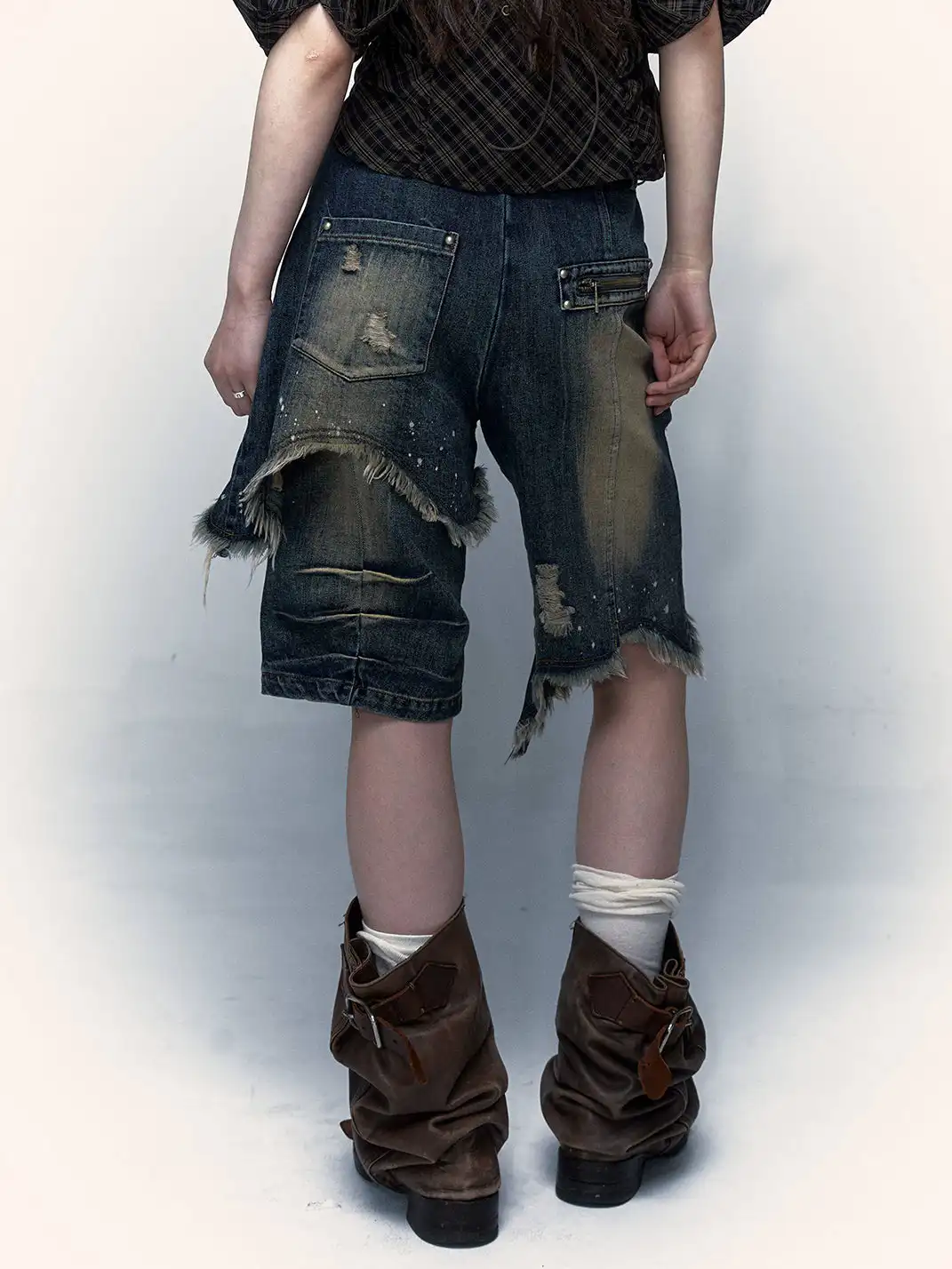 NO ROMANCE | Distressed Wide-Leg Cropped Jeans