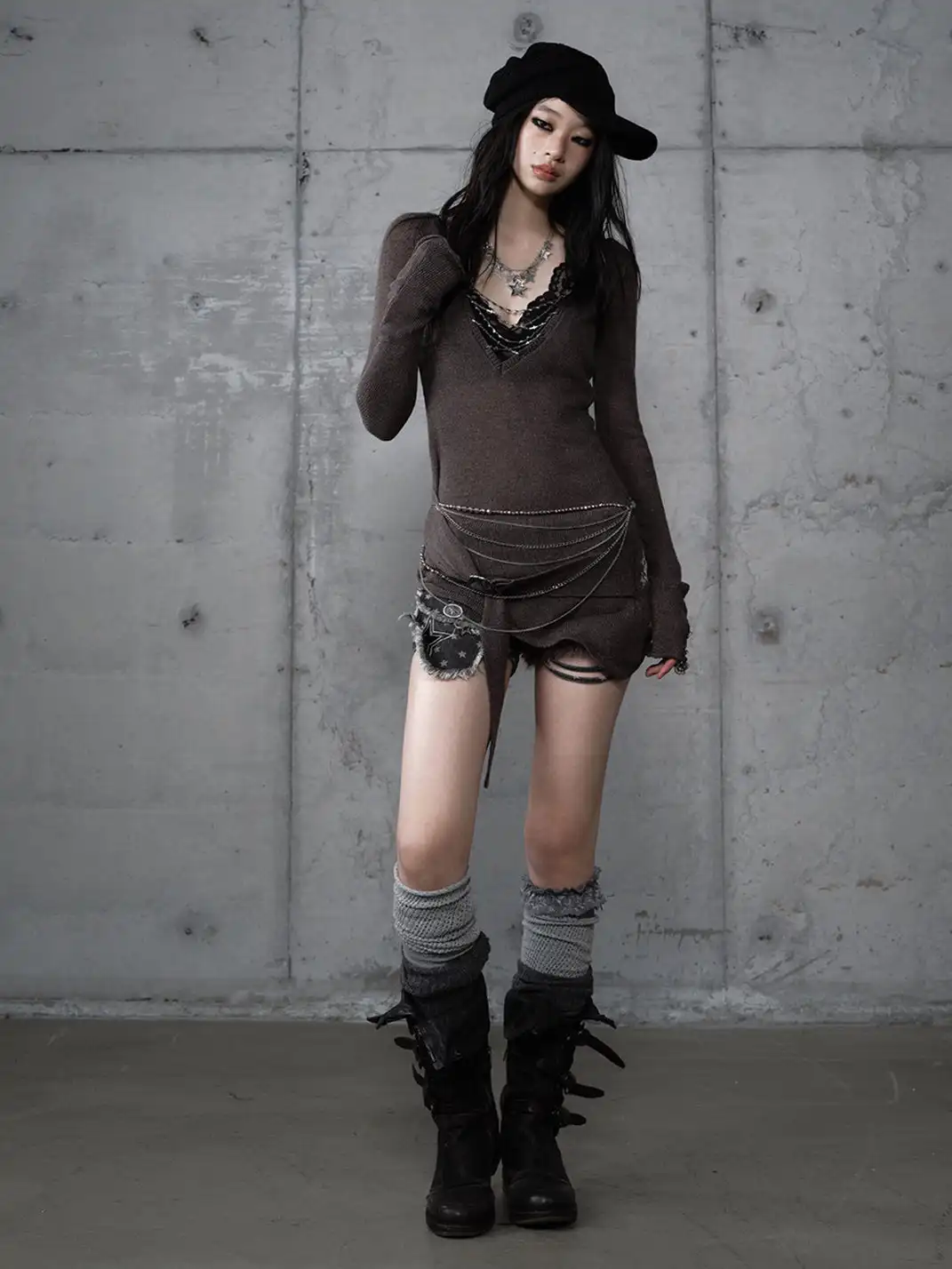 NO ROMANCE | Printed Distressed Slim-Fit V-Neck Long-Sleeved Knit Top