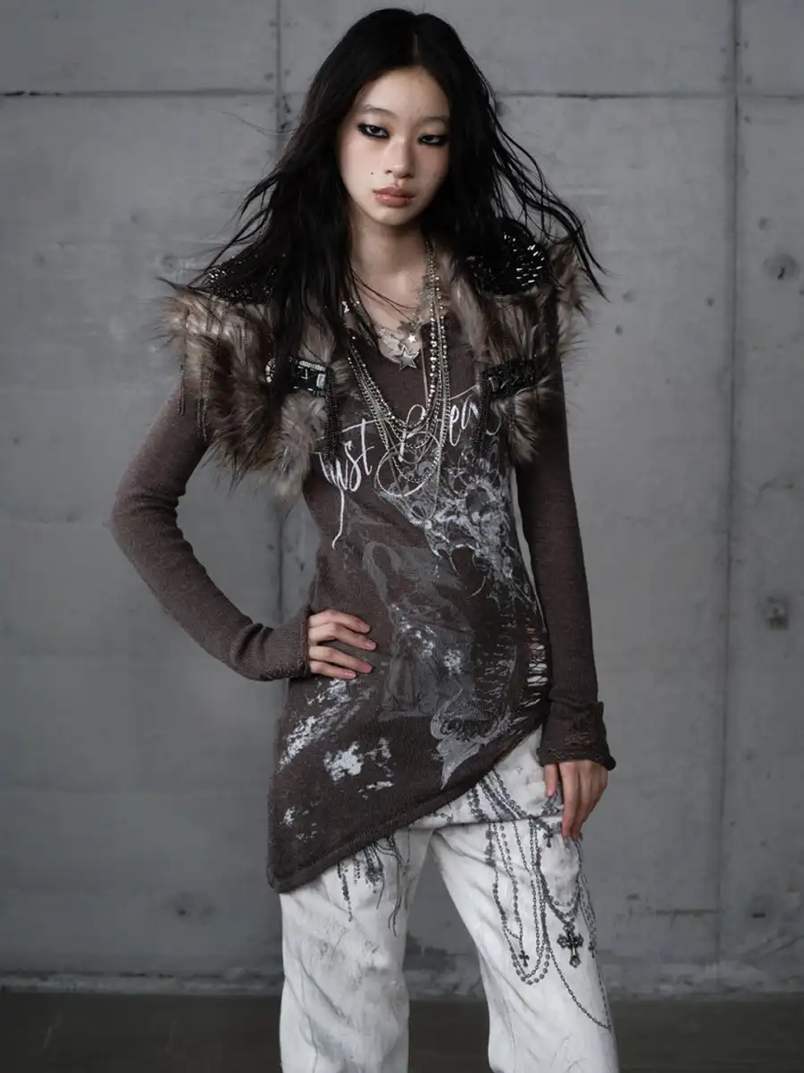 NO ROMANCE | Printed Distressed Slim-Fit V-Neck Long-Sleeved Knit Top - 2