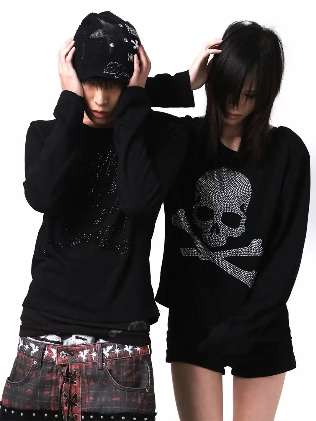 DETW | Rhinestone Skull Crew Neck Long Sleeve