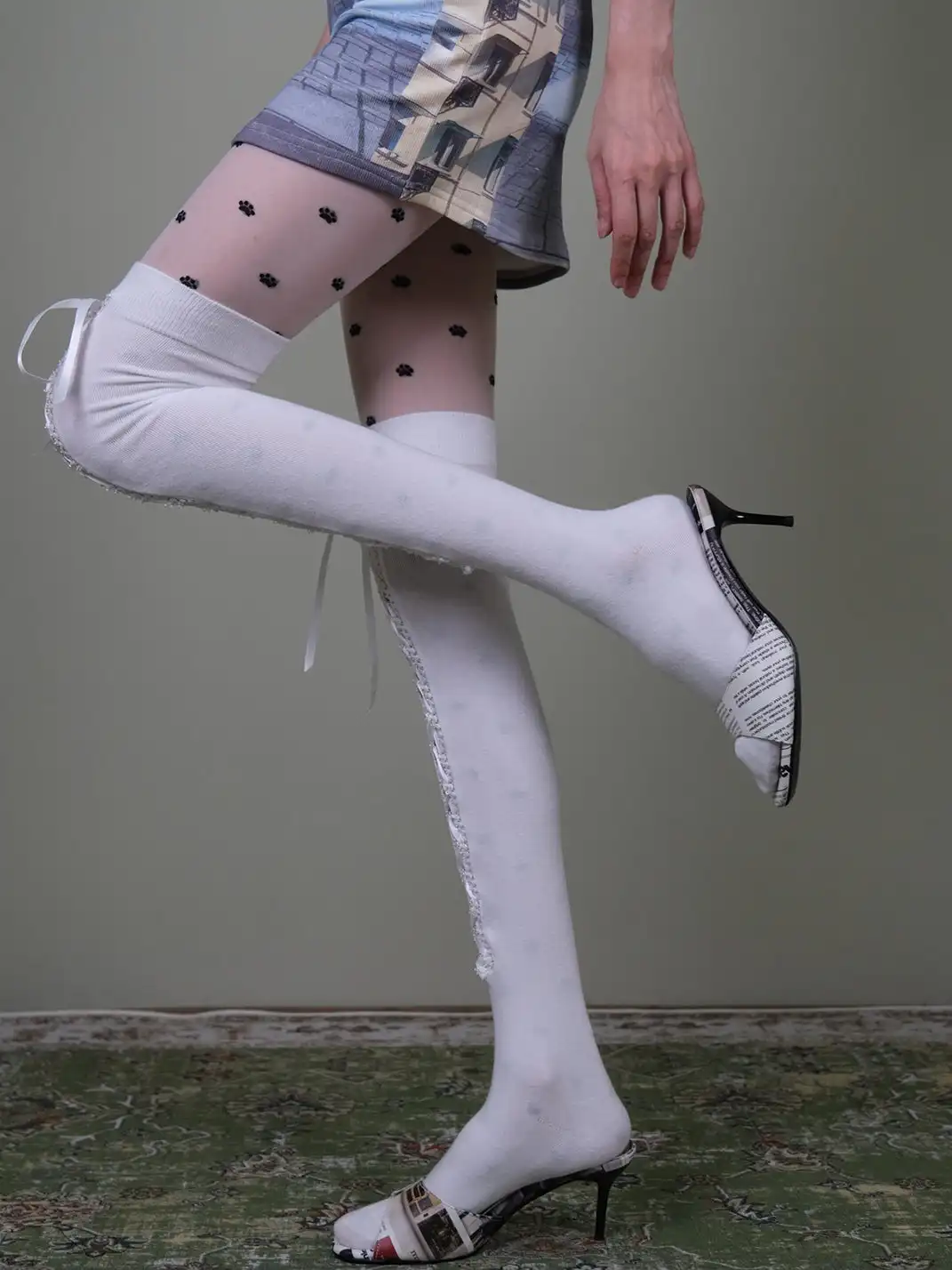 XILING | Cat Paw Stockings + White Over-the-Knee Socks Set