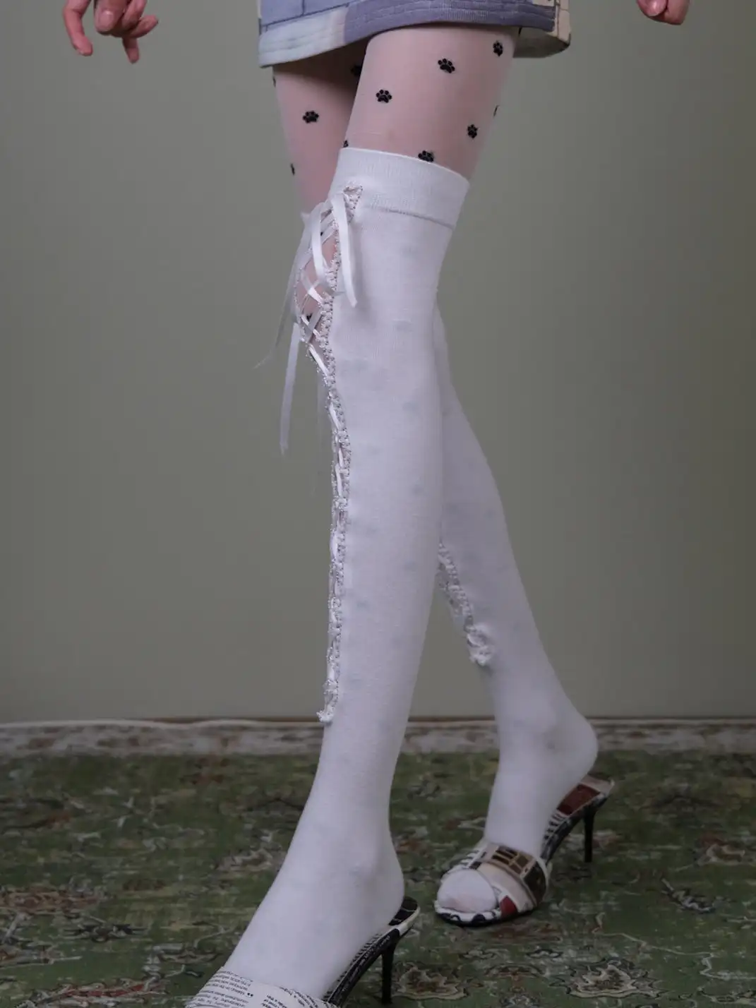 XILING | Cat Paw Stockings + White Over-the-Knee Socks Set