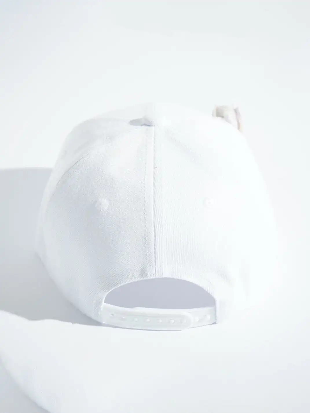 SEREINN | Anime-Style Detachable Embroidered Baseball Cap