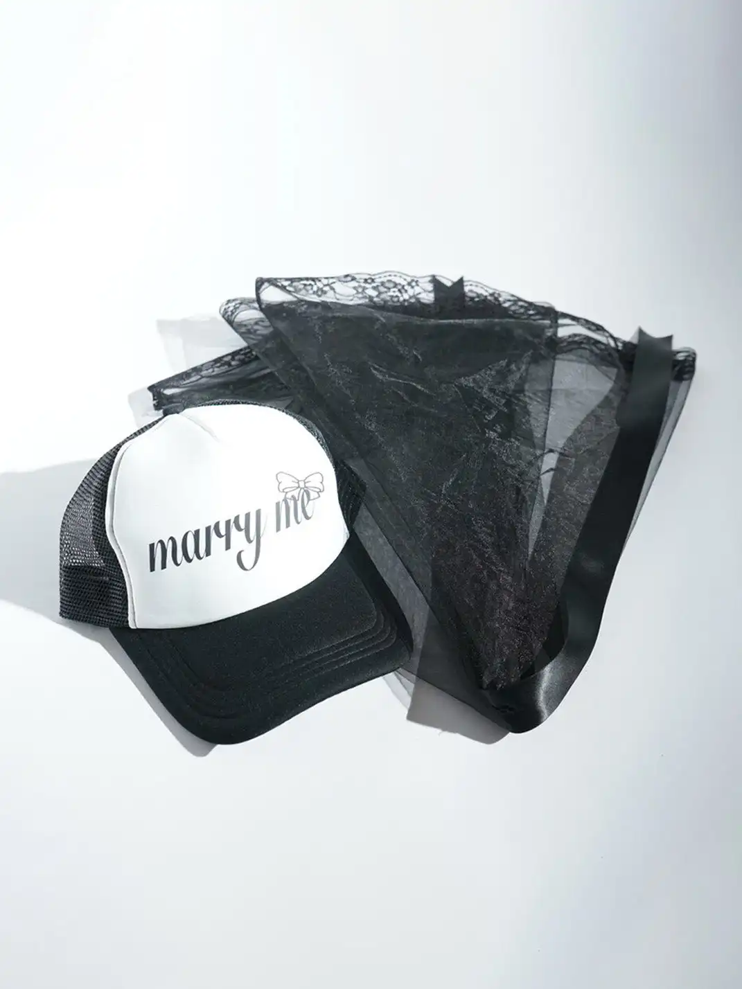 SEREINN | Detachable Mesh Bow Truck Hat