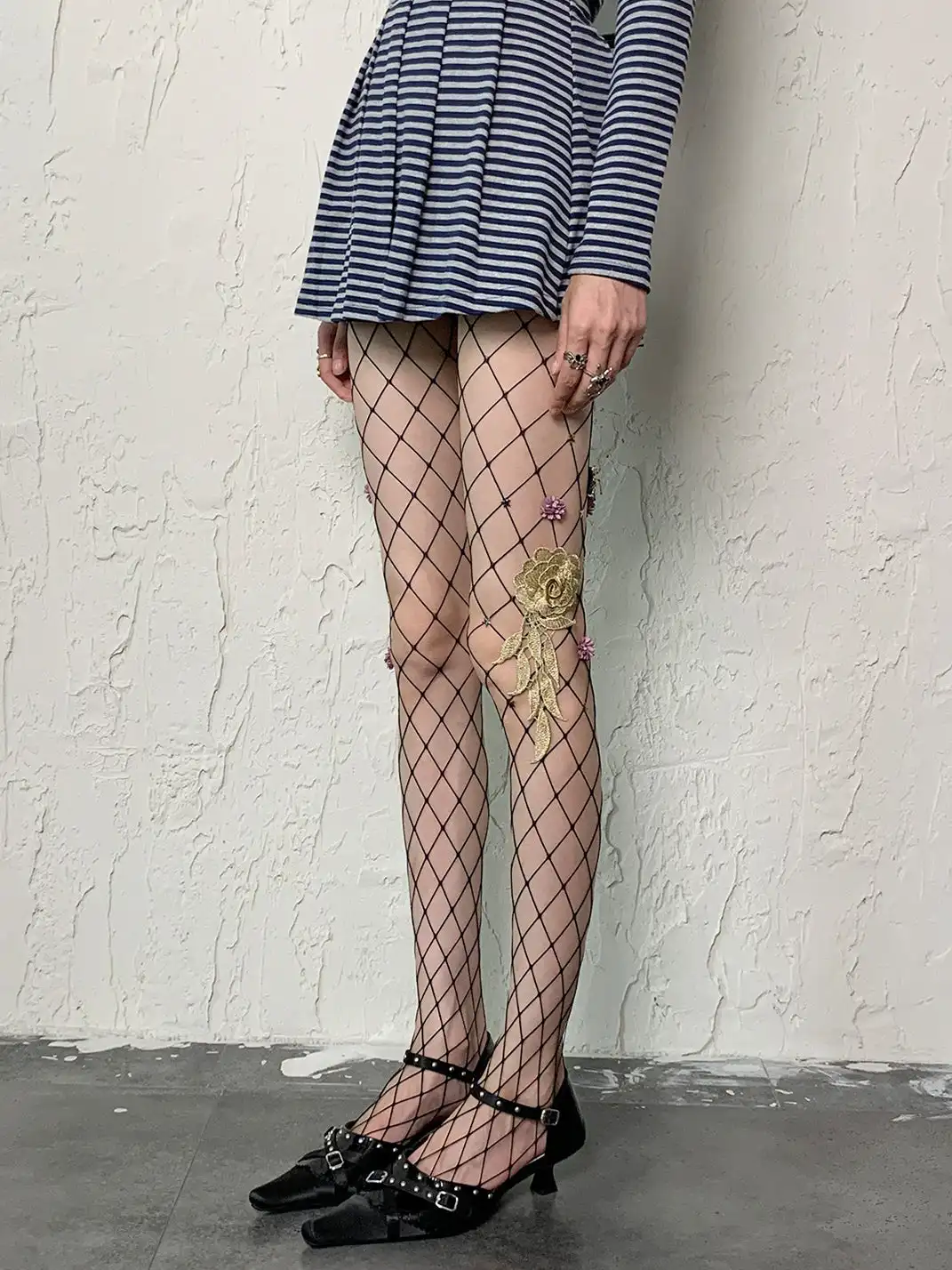 Bokior | Diamond Net Tights with 3D Floral Appliques