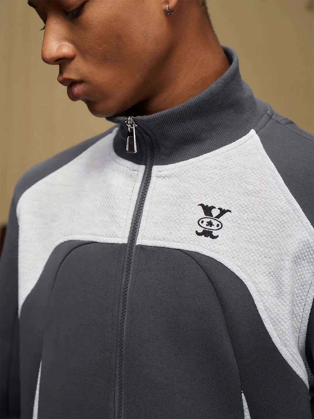 YADcrew | Color-Blocked Deconstructed Stand-Up Collar Coat