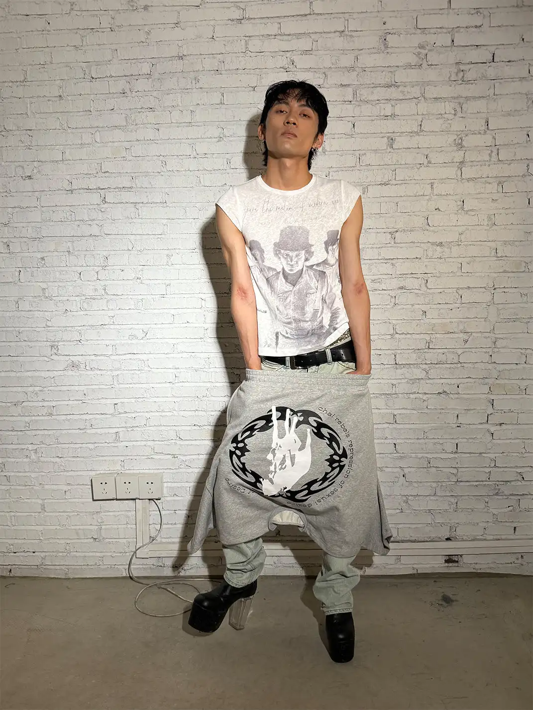 CHAI | Reversed Short-Sleeved Deconstructed Printed Sweatpants
