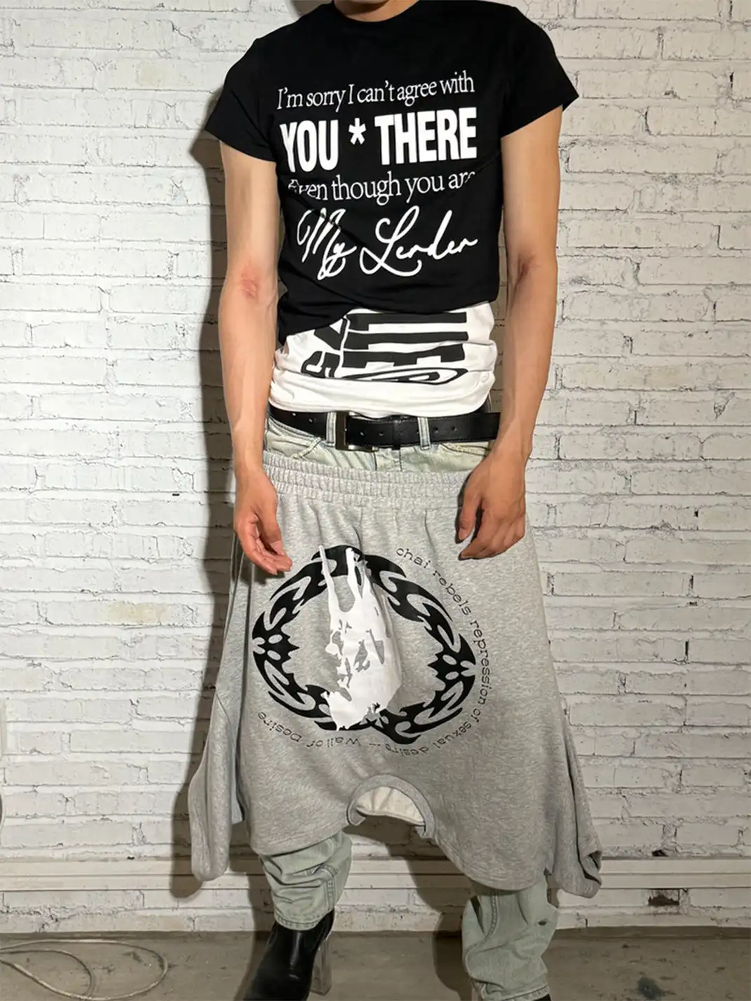 CHAI | Reversed Short-Sleeved Deconstructed Printed Sweatpants