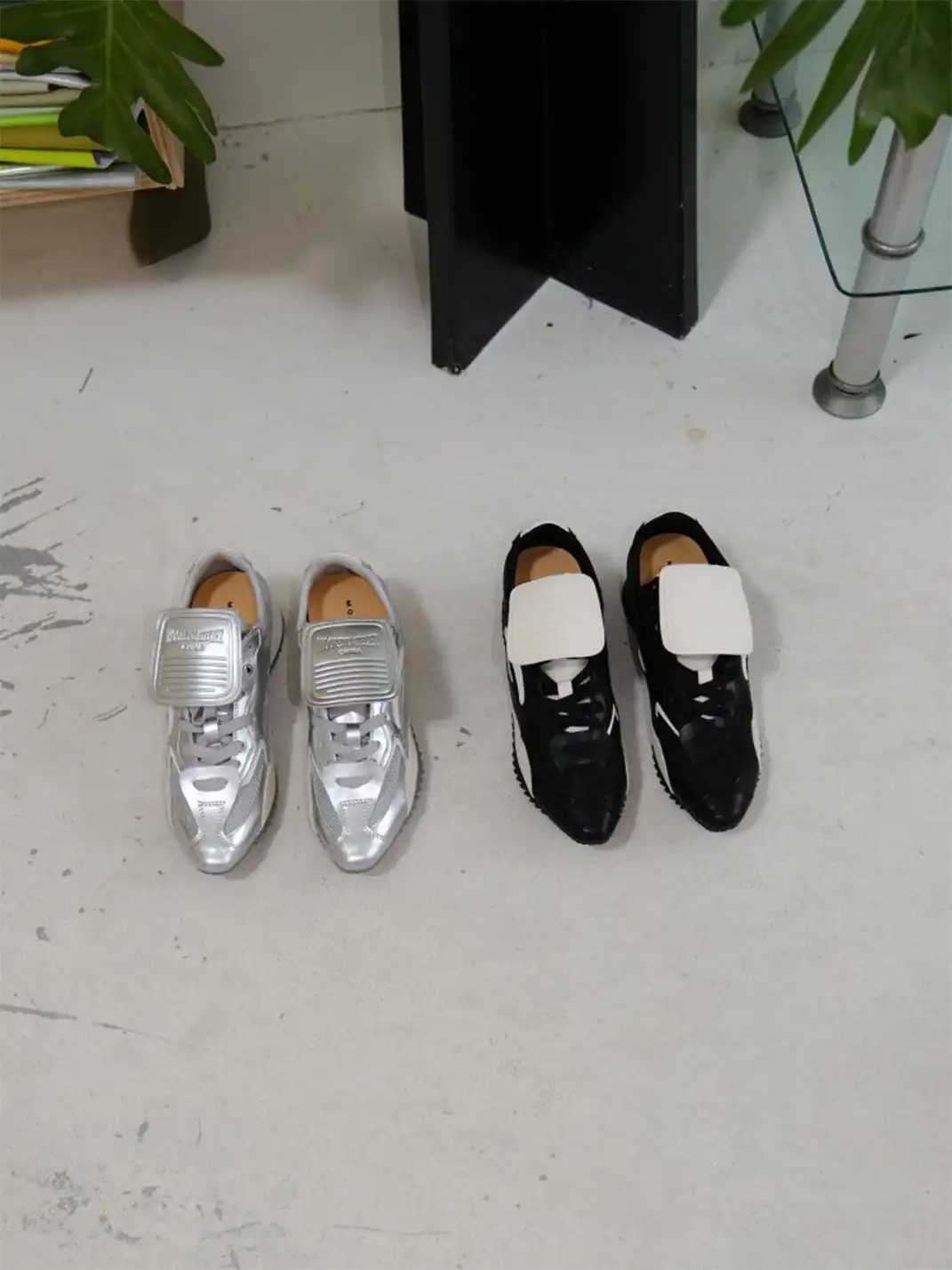 Mooreyu | Flip-Top Pointed-Toe German Training Shoes