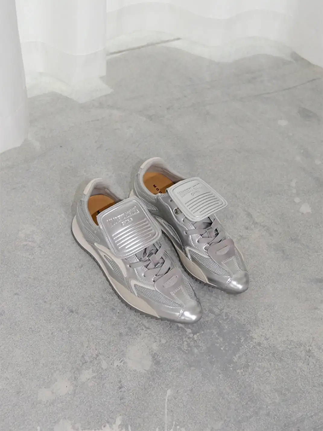 Mooreyu | Flip-Top Pointed-Toe German Training Shoes