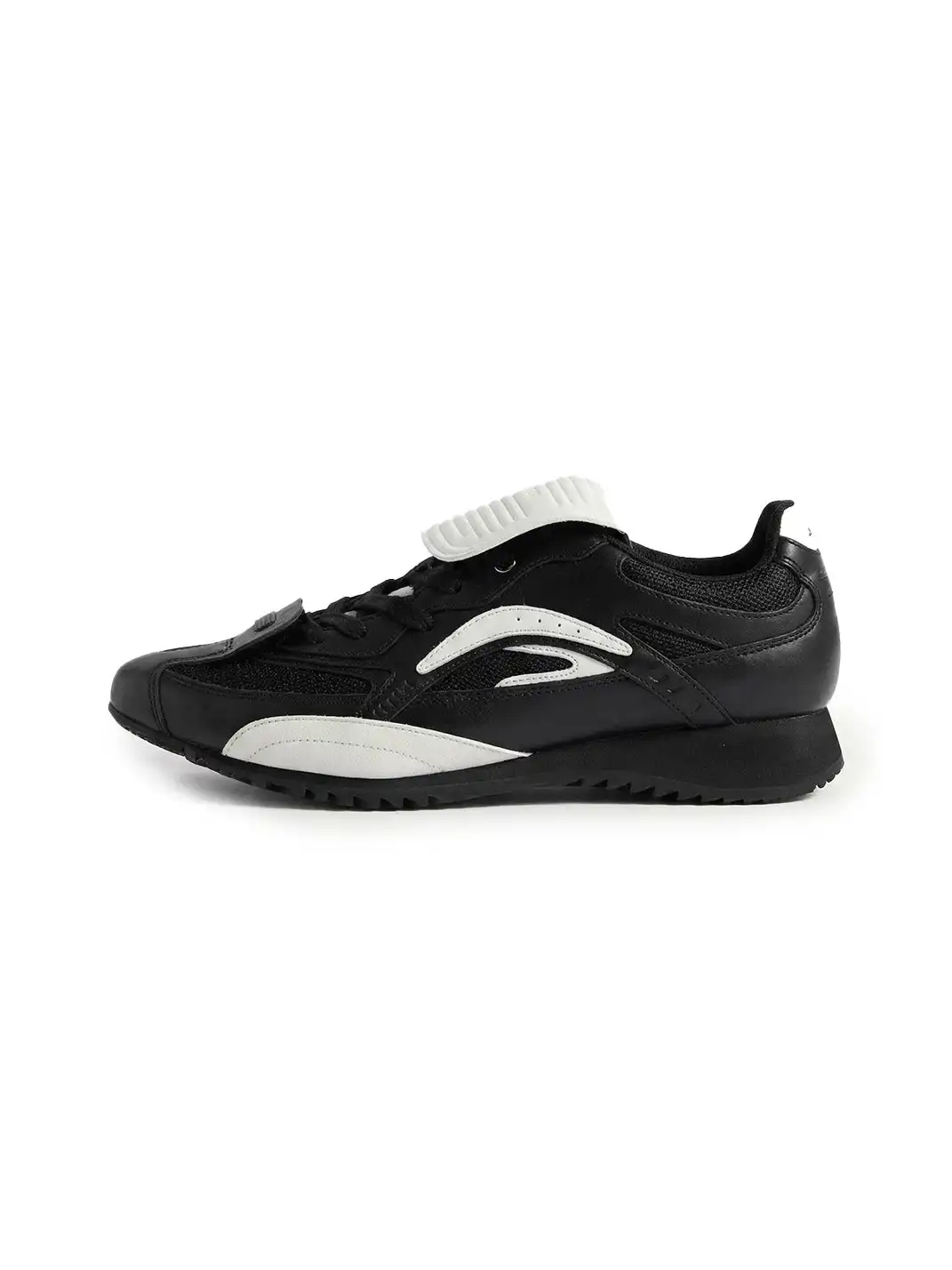 Mooreyu | Flip-Top Pointed-Toe German Training Shoes