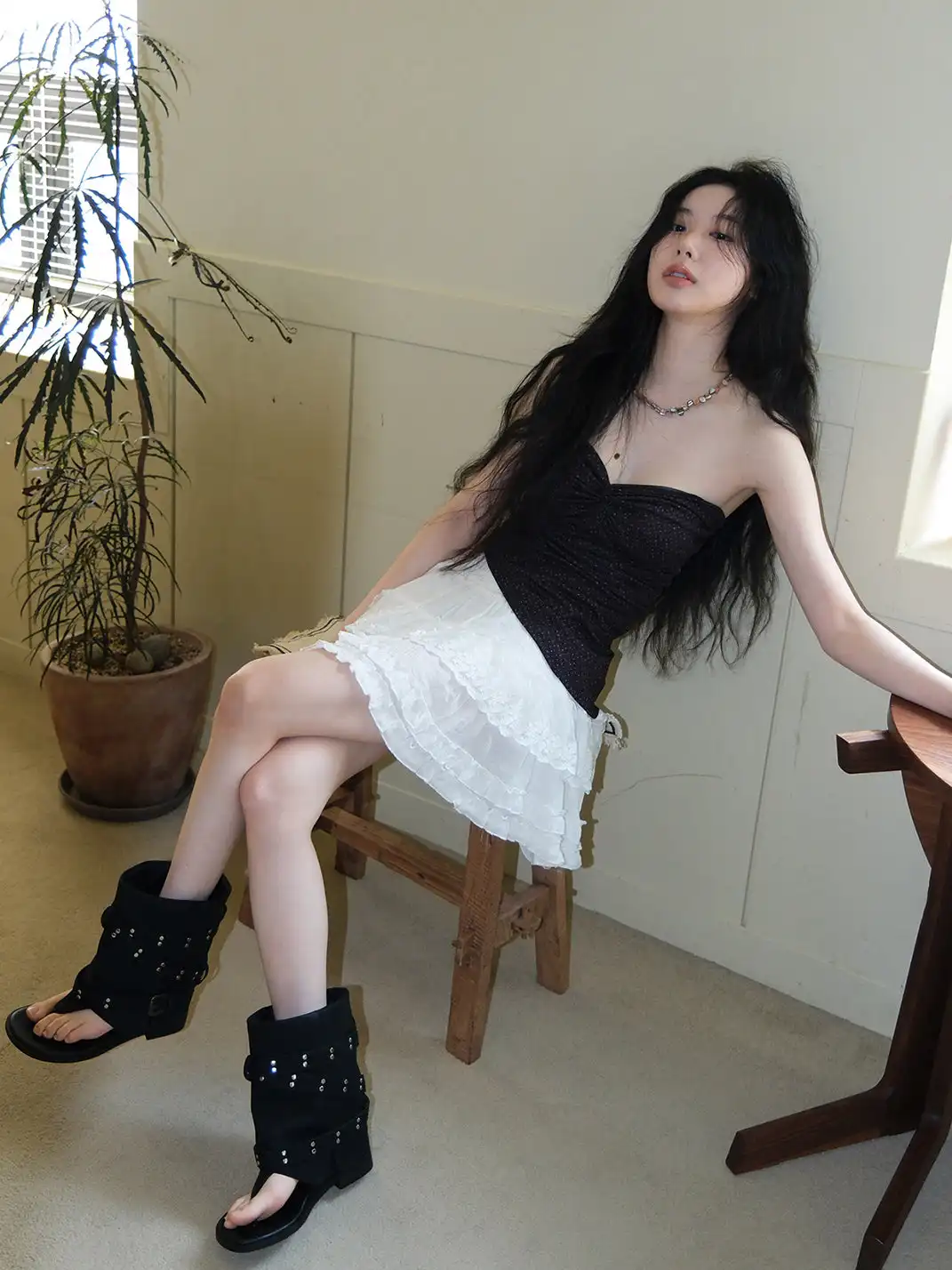 Mooreyu | Thong Round-Toe Trousers And Boots