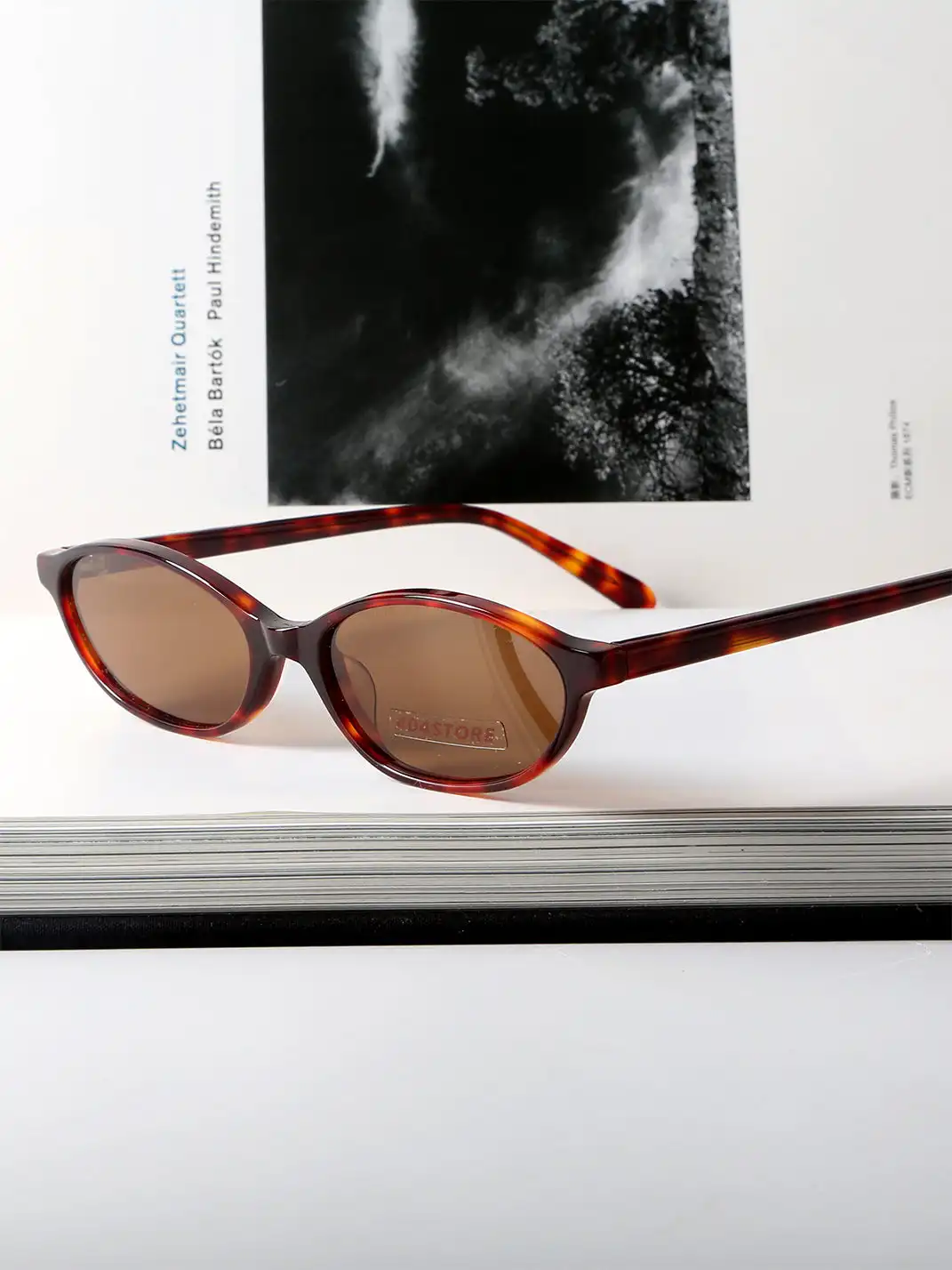 404 | Oval UV-Protective Sunglasses