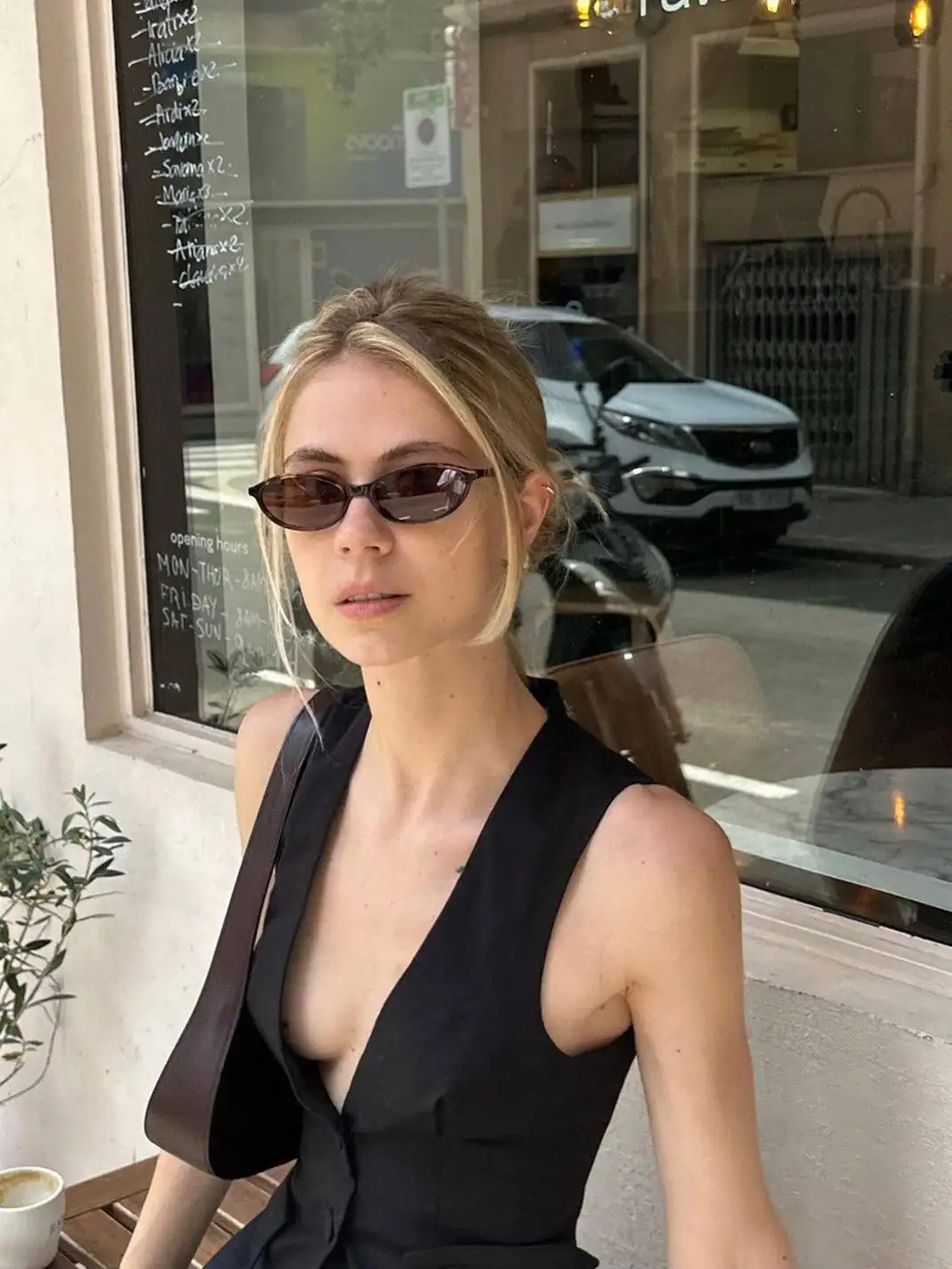 404 | Oval UV-Protective Sunglasses