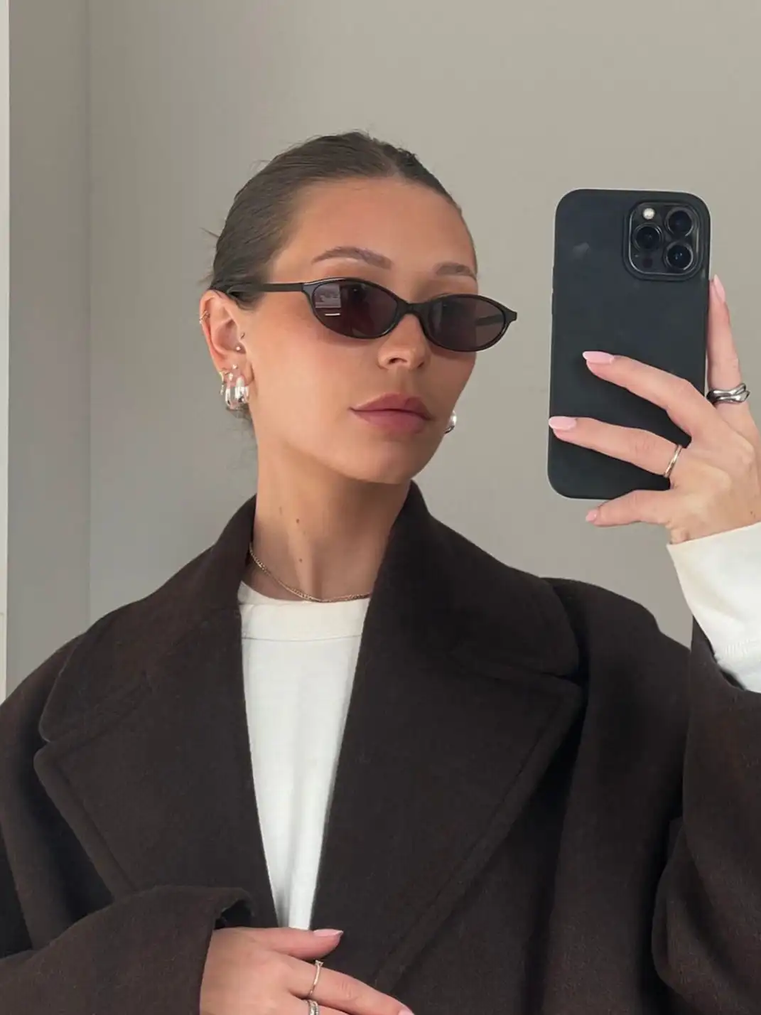404 | Oval UV-Protective Sunglasses