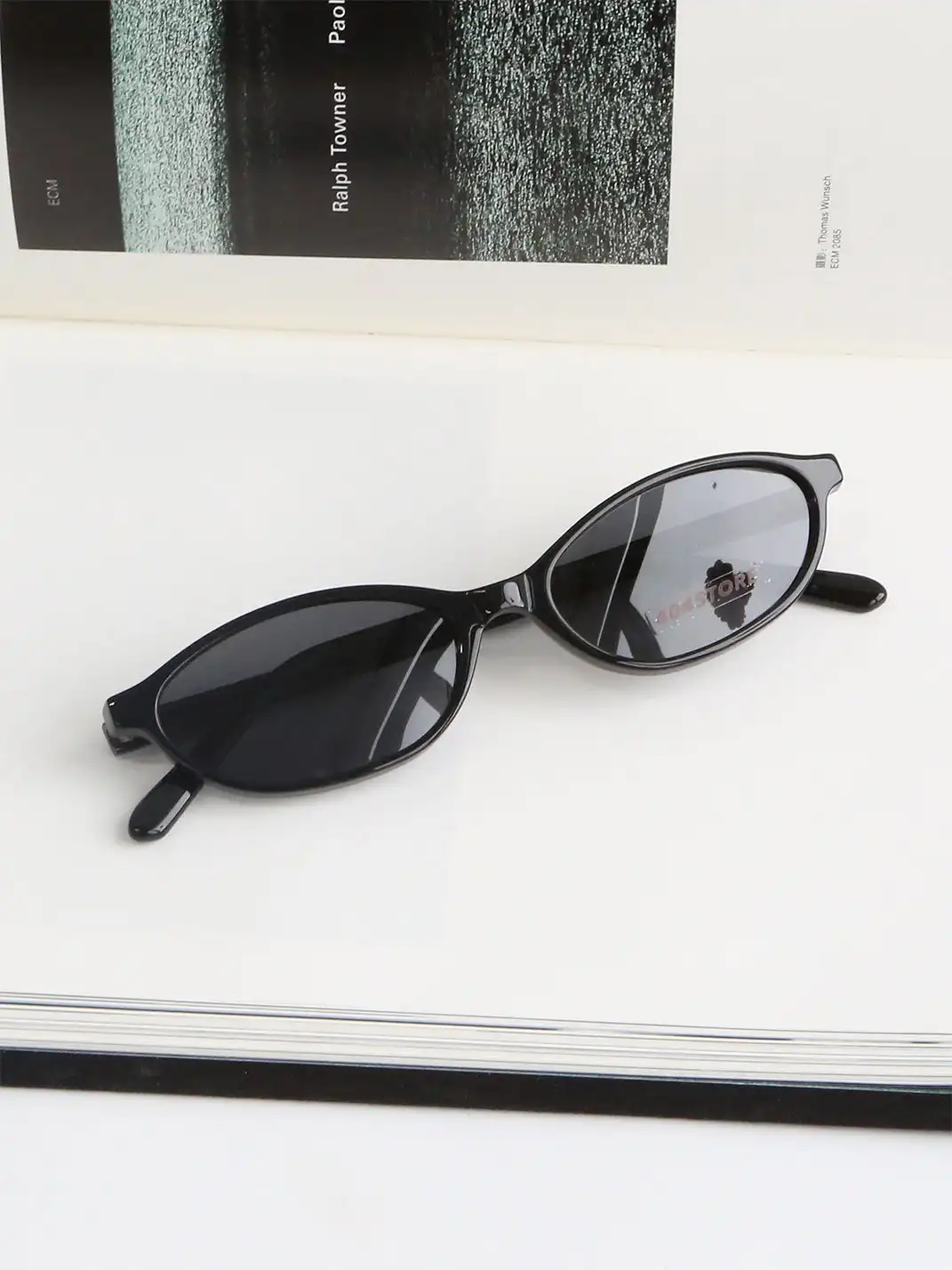 404 | Oval UV-Protective Sunglasses
