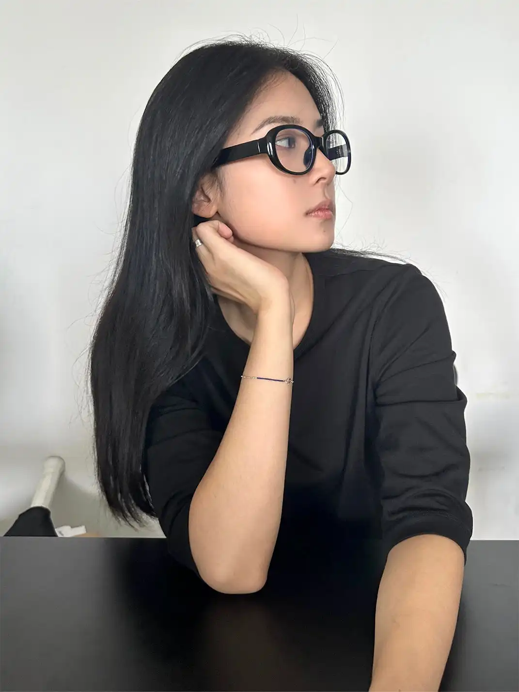 404 | Oval-Shaped Glasses That Make Your Face Look Smaller
