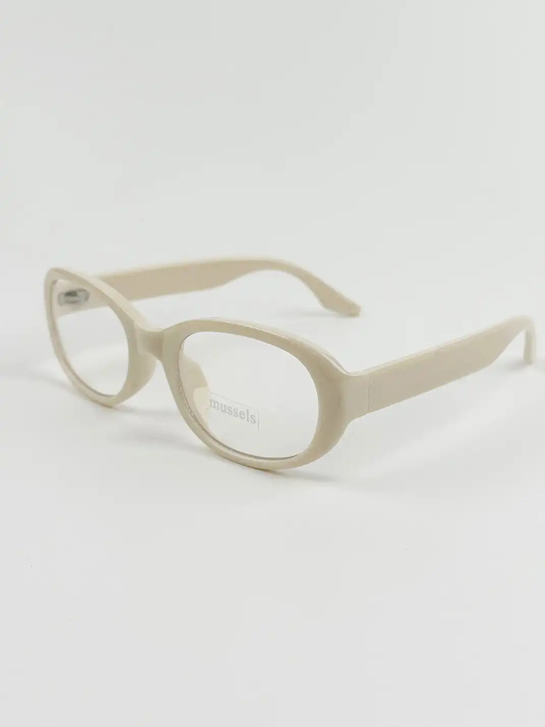404 | Oval-Shaped Glasses That Make Your Face Look Smaller