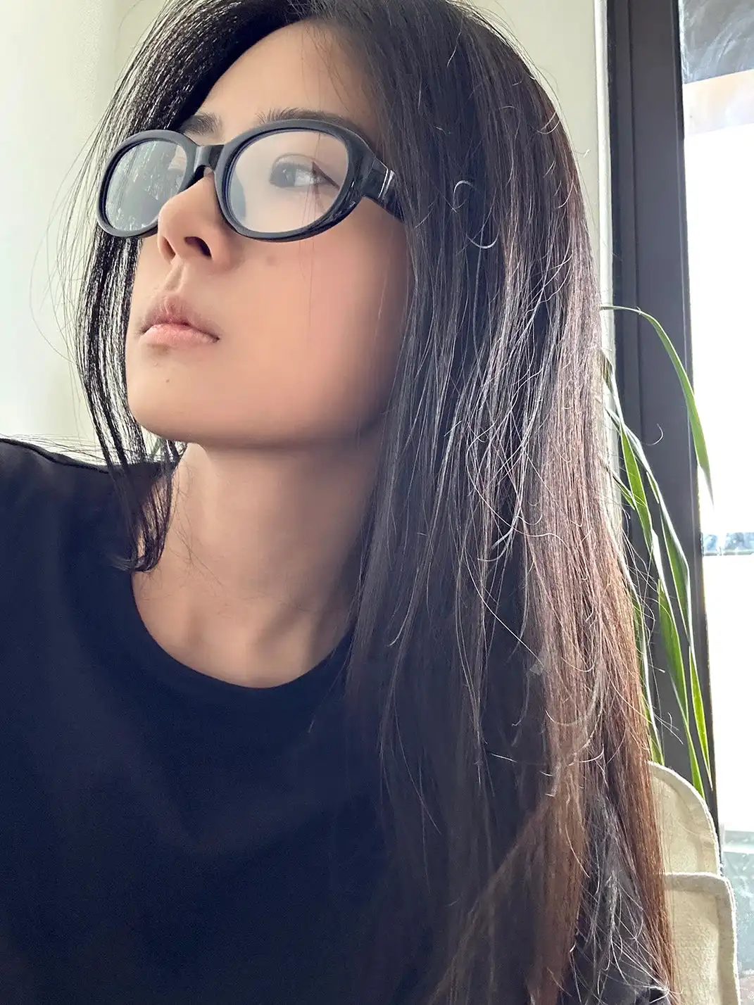 404 | Oval-Shaped Glasses That Make Your Face Look Smaller