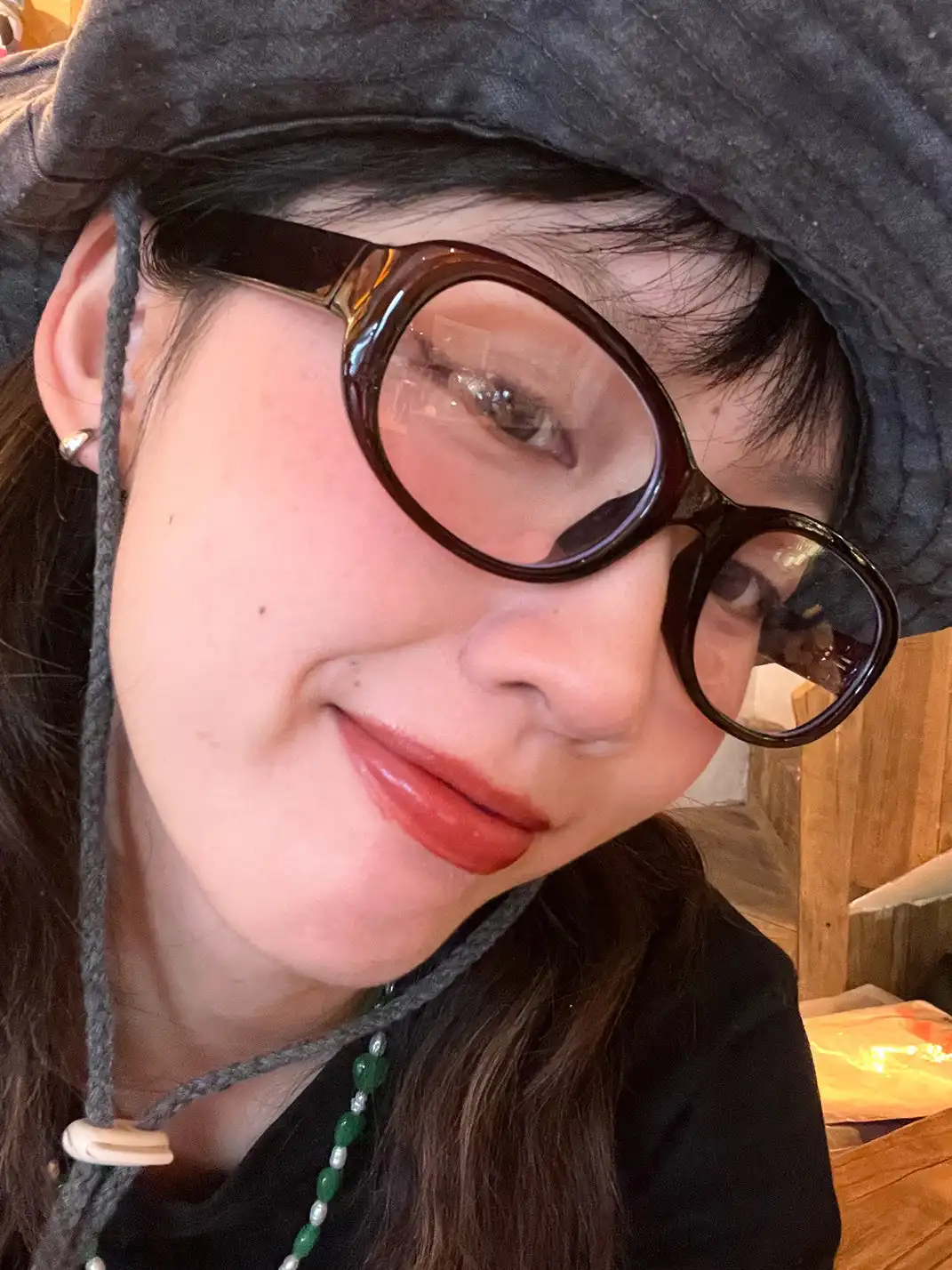 404 | Oval-Shaped Glasses That Make Your Face Look Smaller