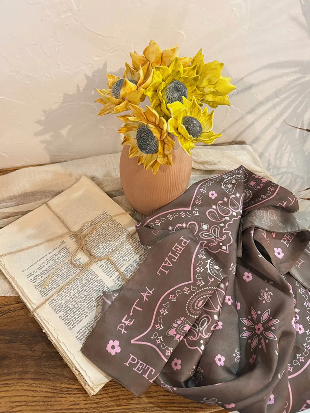 pEtaLPeTaL | "Seven Flowers" Logo Printed Silk Scarf
