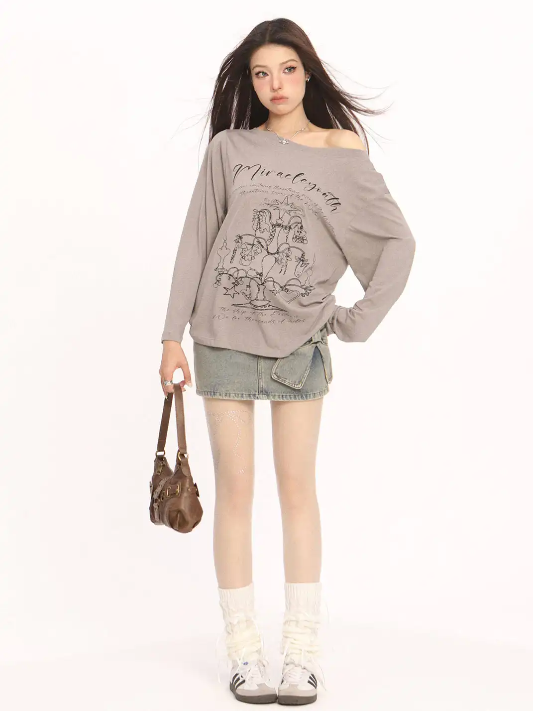 BIGGOLD | Graffiti Off-Shoulder Thin T-Shirt