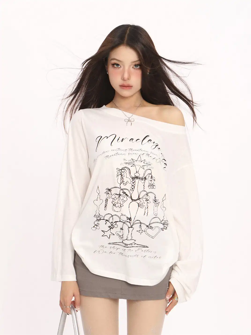 BIGGOLD | Graffiti Off-Shoulder Thin T-Shirt
